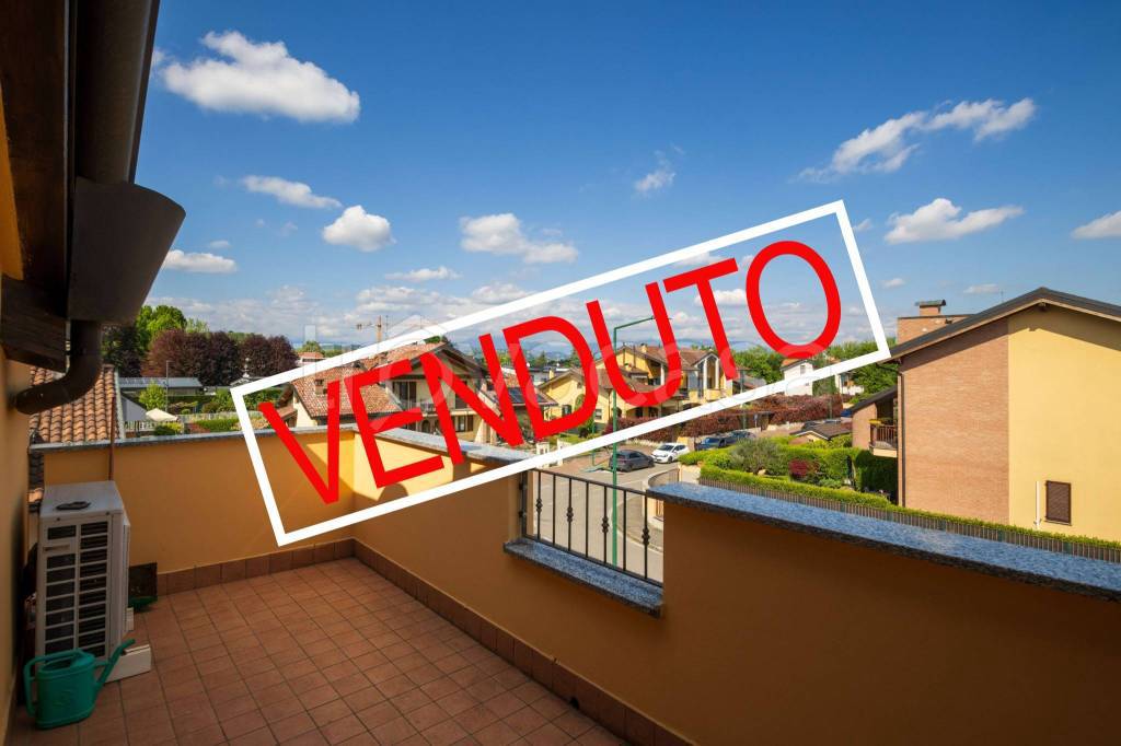 appartamento in vendita ad Usmate Velate