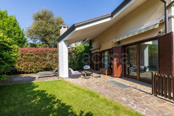 casa indipendente in vendita ad Usmate Velate