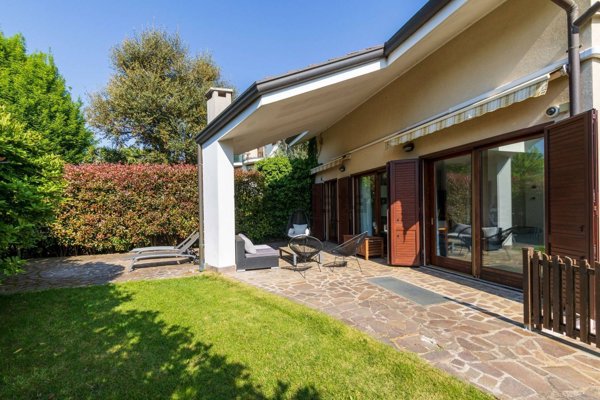 casa indipendente in vendita ad Usmate Velate