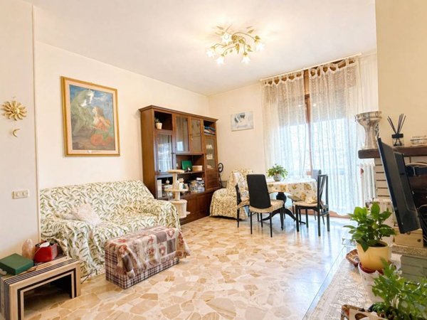 appartamento in vendita ad Usmate Velate
