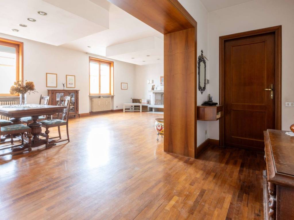 appartamento in vendita ad Usmate Velate
