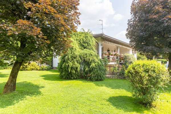 casa indipendente in vendita ad Usmate Velate in zona San Luigi