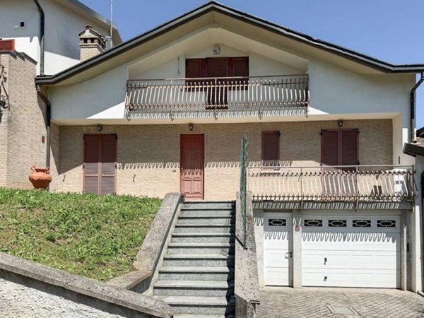 casa indipendente in vendita ad Usmate Velate in zona Bettolino