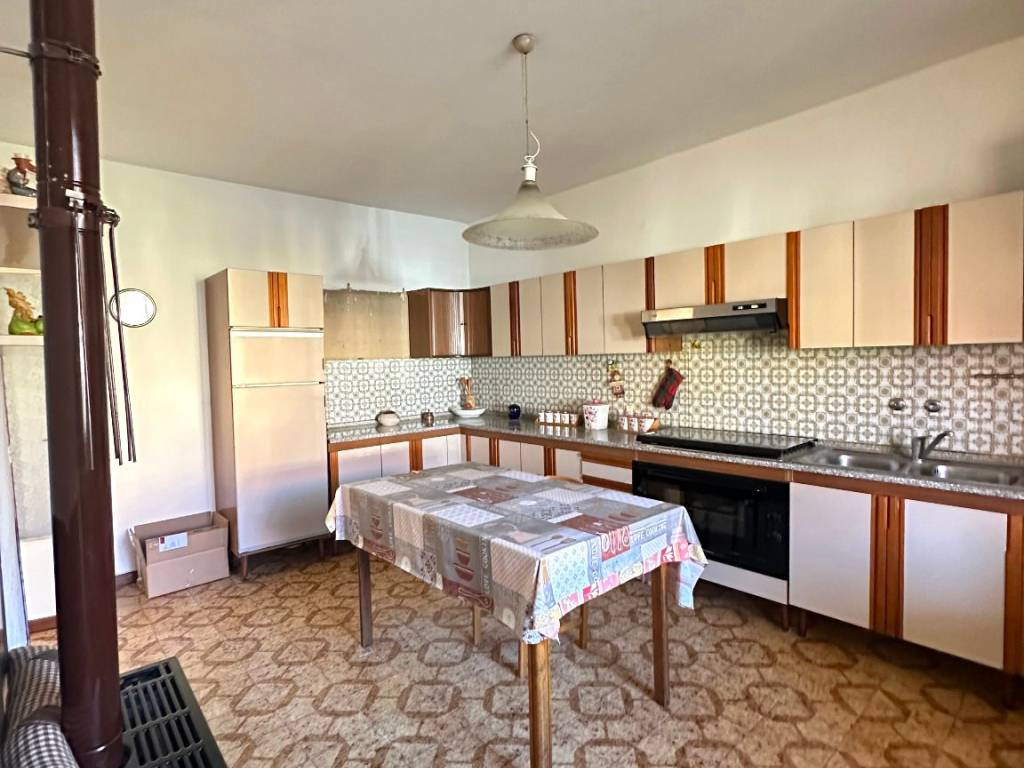 appartamento in vendita ad Usmate Velate in zona Bettolino