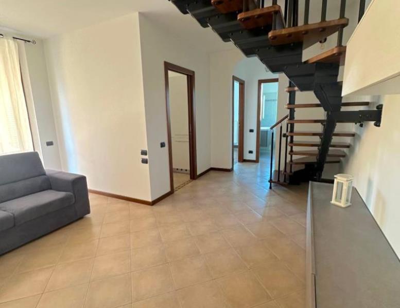appartamento in vendita ad Usmate Velate in zona Bettolino