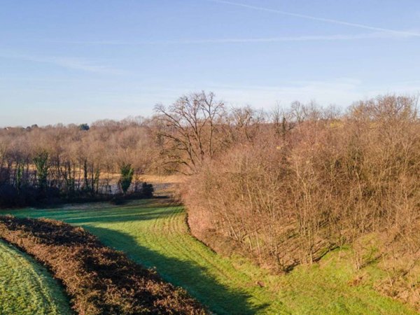 terreno edificabile in vendita ad Usmate Velate in zona Mongorio