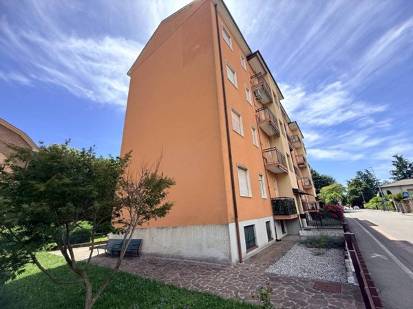 appartamento in vendita ad Usmate Velate in zona Bettolino
