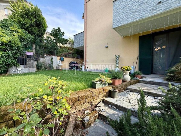 appartamento in vendita ad Usmate Velate in zona Imparì