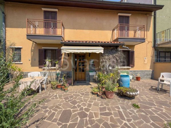 appartamento in vendita ad Usmate Velate