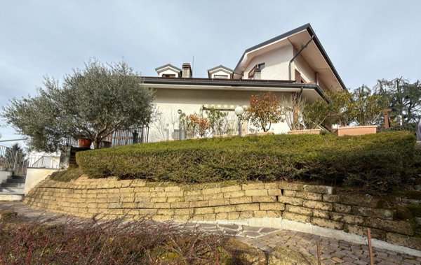 casa indipendente in vendita ad Usmate Velate