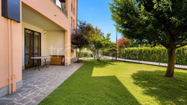appartamento in vendita ad Usmate Velate in zona Imparì