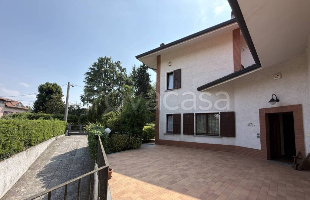 casa indipendente in vendita ad Usmate Velate