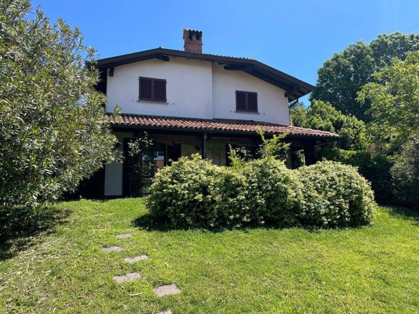 casa indipendente in vendita ad Usmate Velate in zona San Luigi