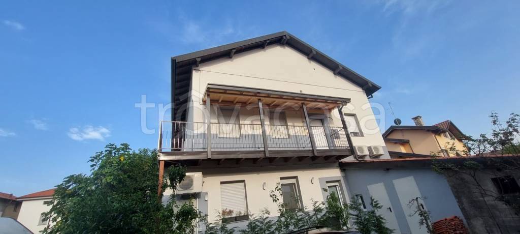 appartamento in vendita ad Usmate Velate in zona Imparì