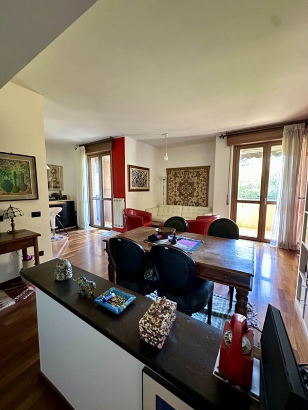 appartamento in vendita ad Usmate Velate in zona Bettolino