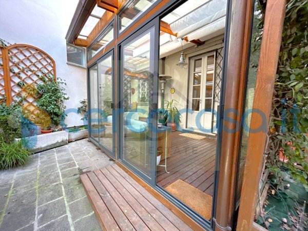 casa indipendente in vendita ad Usmate Velate in zona Imparì