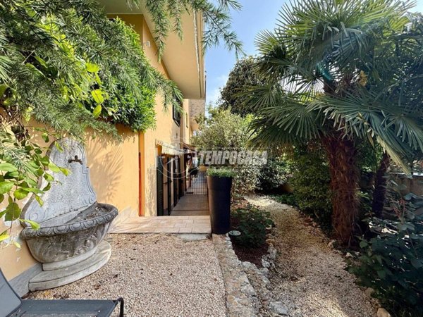appartamento in vendita ad Usmate Velate in zona Imparì