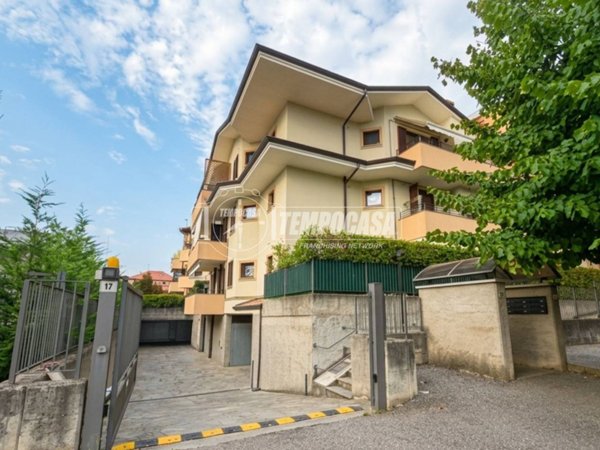 appartamento in vendita ad Usmate Velate