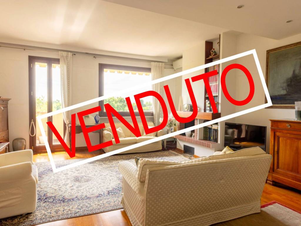 appartamento in vendita ad Usmate Velate