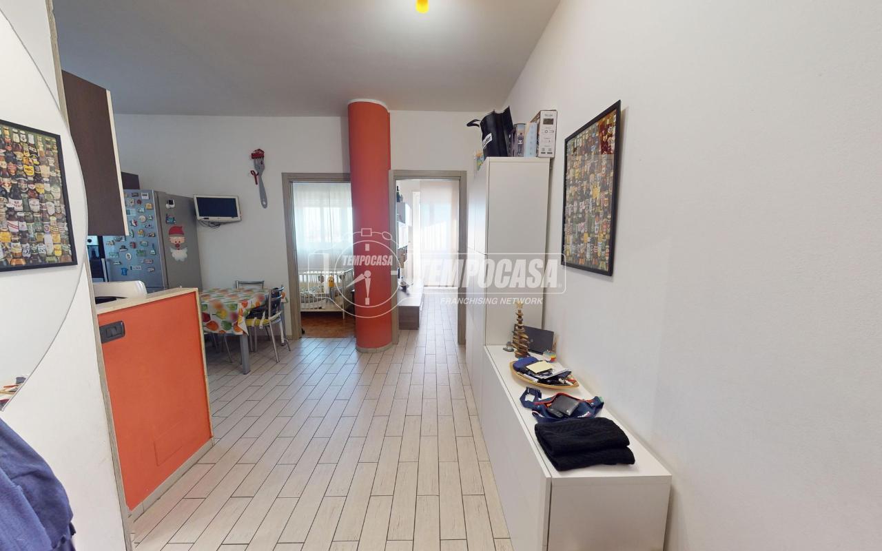 appartamento in vendita a Varedo