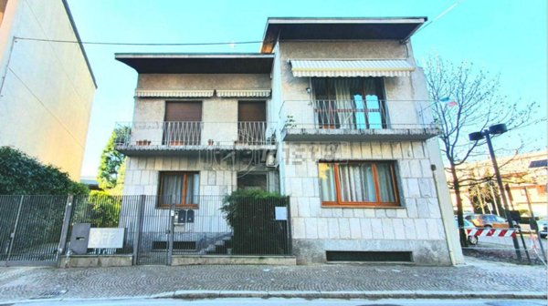 appartamento in vendita a Varedo