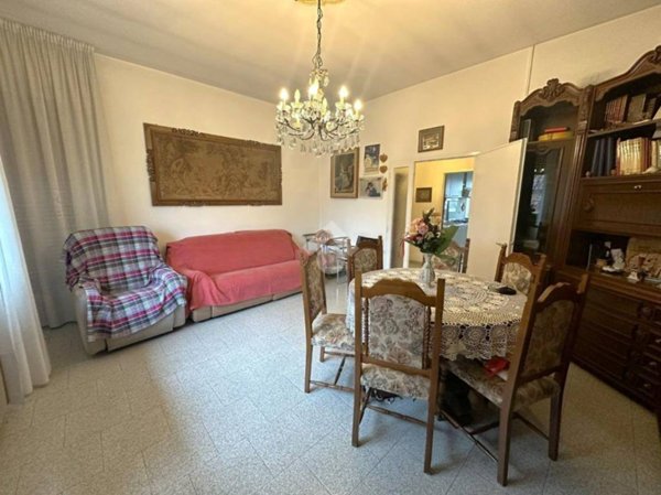 appartamento in vendita a Varedo in zona Valera