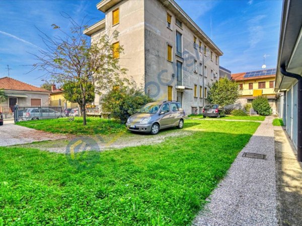 appartamento in vendita a Varedo
