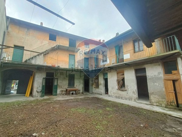 casa indipendente in vendita a Varedo