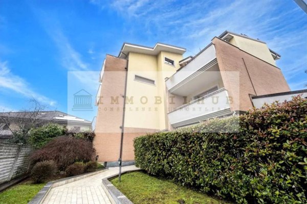 appartamento in vendita a Varedo