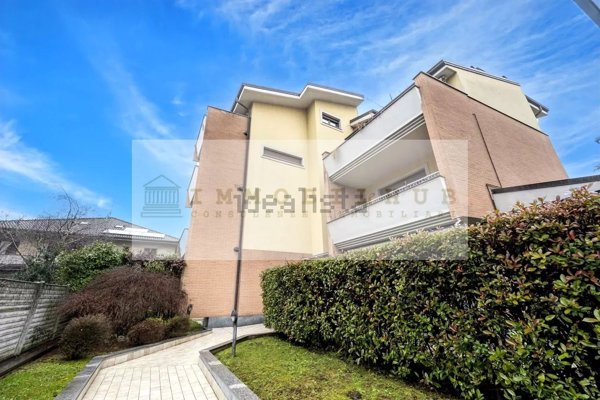 appartamento in vendita a Varedo