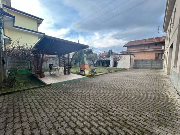 appartamento in vendita a Varedo