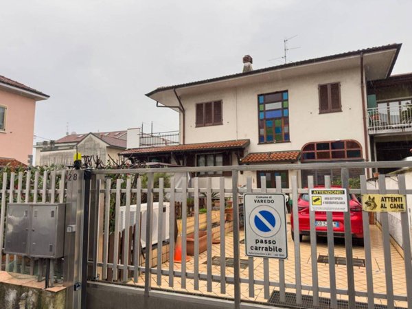 casa indipendente in vendita a Varedo