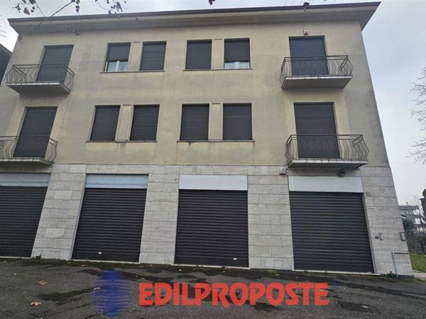 intera palazzina in vendita a Varedo