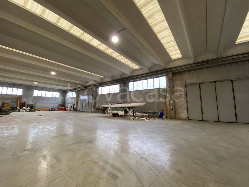 capannone in vendita a Varedo