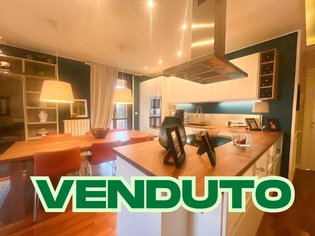 appartamento in vendita a Varedo