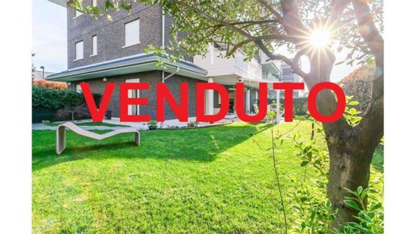 appartamento in vendita a Varedo