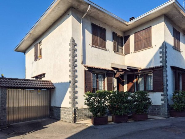 casa indipendente in vendita a Varedo