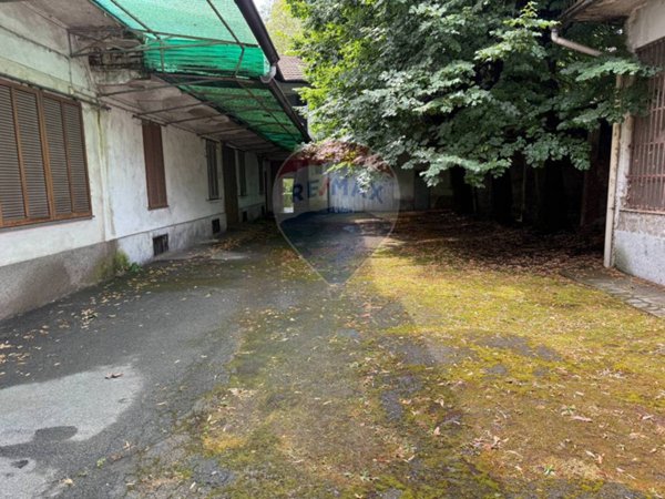 negozio in vendita a Varedo