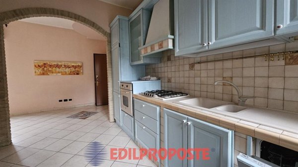 appartamento in vendita a Varedo in zona Valera