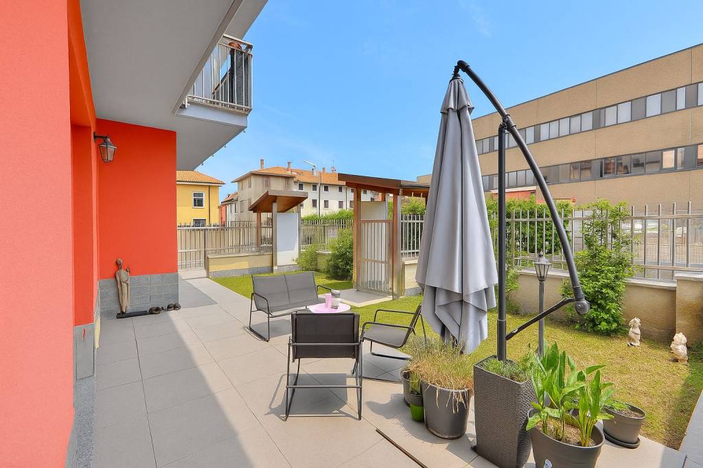 appartamento in vendita a Varedo in zona Valera