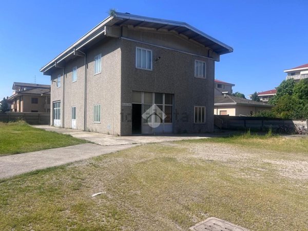 appartamento in vendita a Varedo