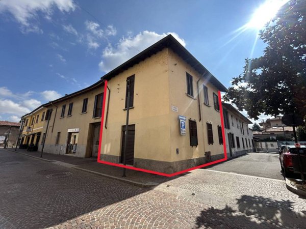 casa indipendente in vendita a Varedo