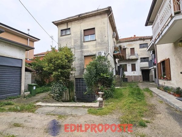 appartamento in vendita a Varedo in zona Valera