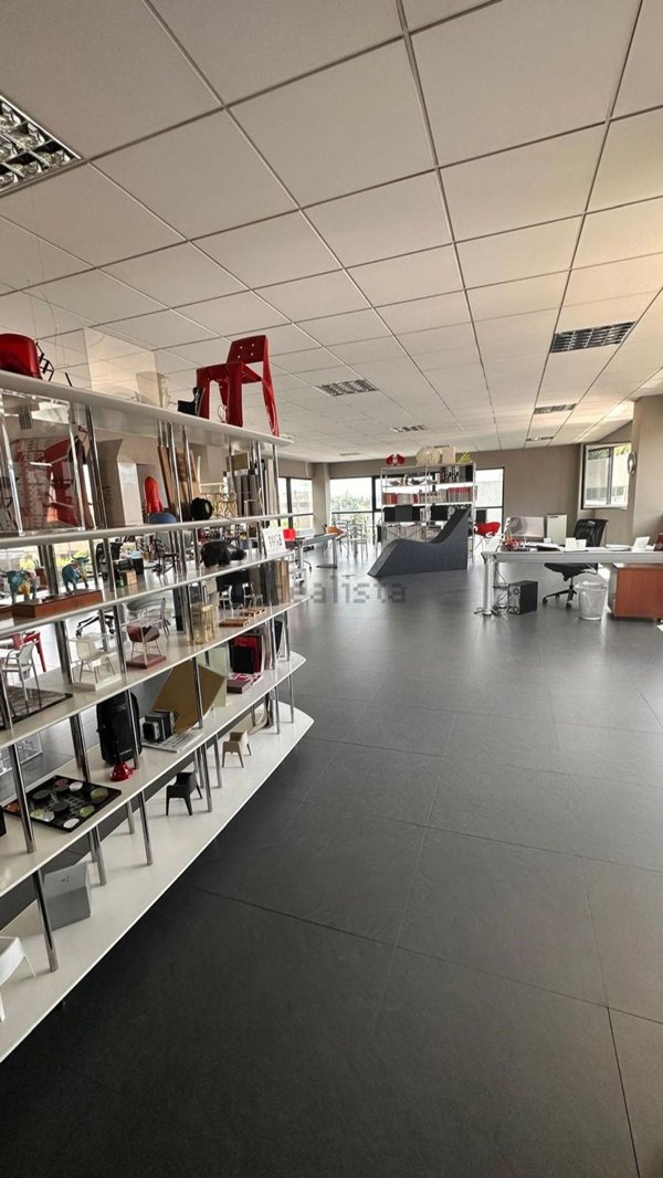 capannone in vendita a Varedo