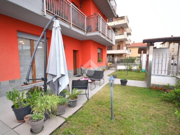 appartamento in vendita a Varedo in zona Valera