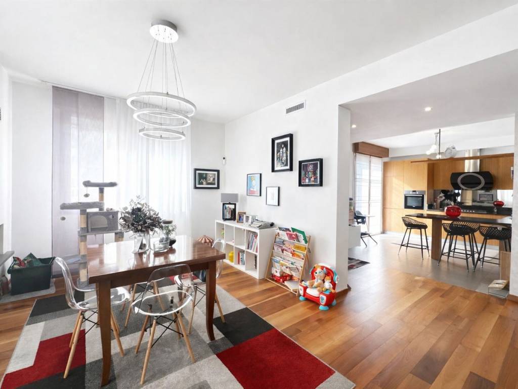 appartamento in vendita a Varedo in zona Valera