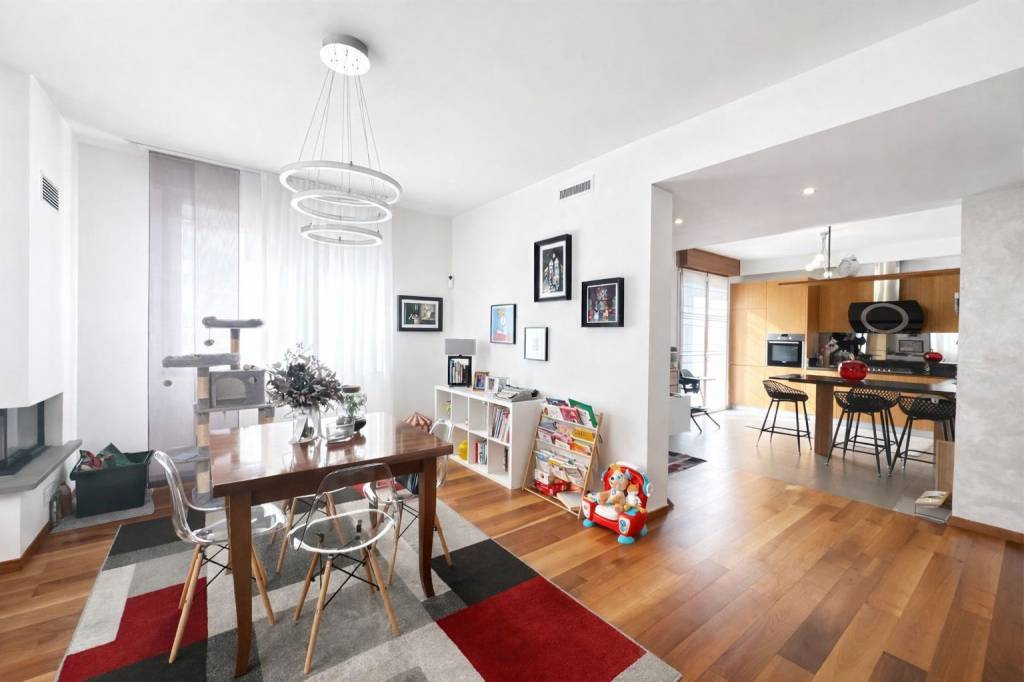 appartamento in vendita a Varedo in zona Valera