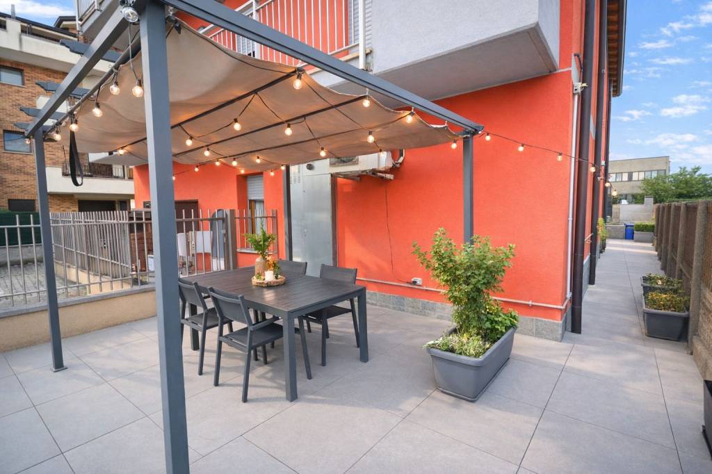 appartamento in vendita a Varedo in zona Valera