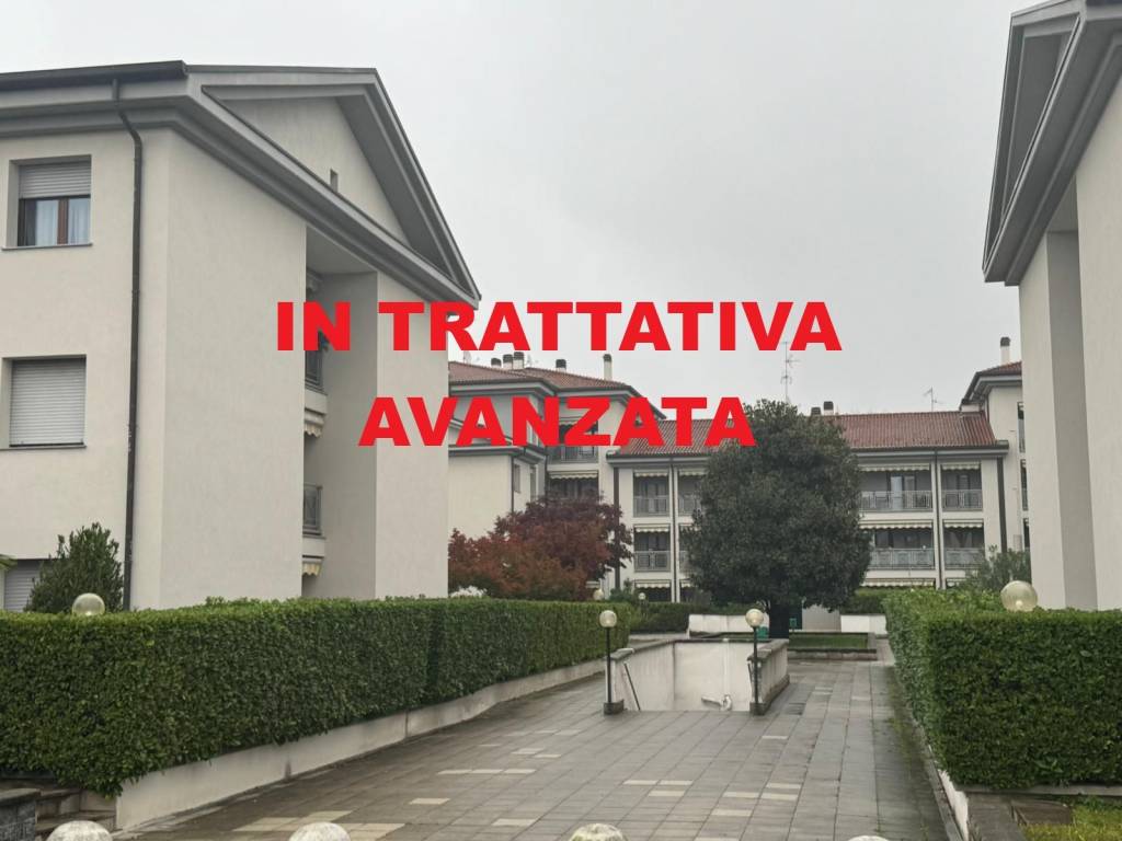 appartamento in vendita a Varedo in zona Valera