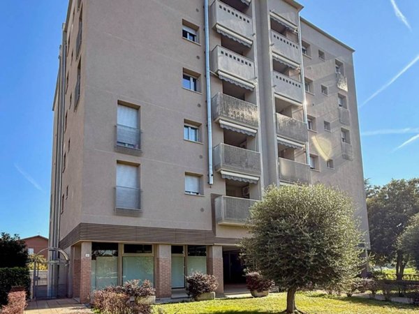 appartamento in vendita a Varedo in zona Valera